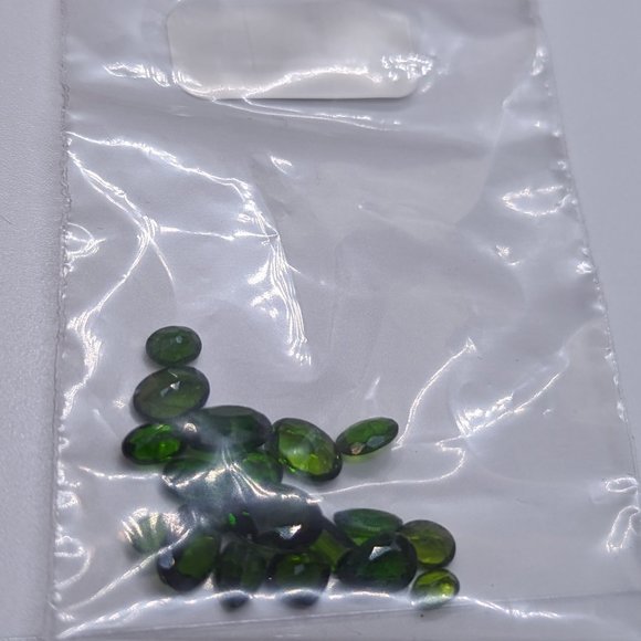 Parcel of 10ct of Diopside - Picture 1 of 4